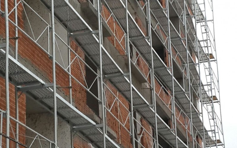 Güvenlikli Galvanizli Dış Cephe İskelesi